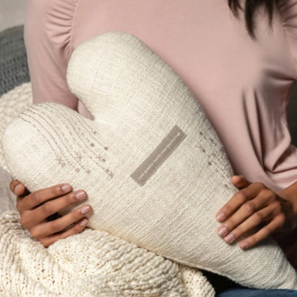 Demdaco Other - 🌸Demdaco Pillow 20” Grateful Hearts